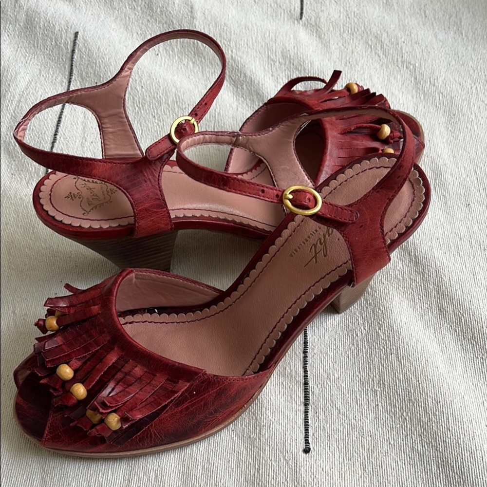 Red Leather Fringe Beaded Block Heel Sandals Size 7 - Picture 4 of 8